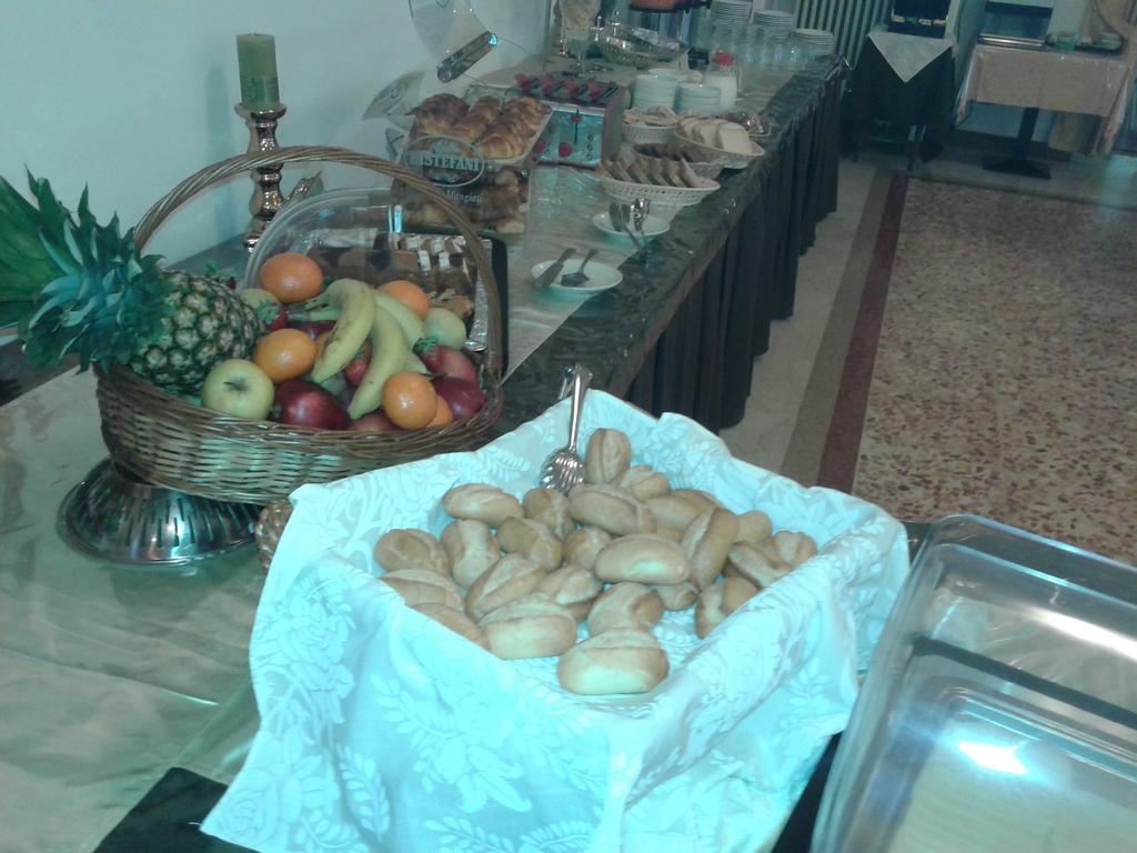 Astoria Hotel 3*