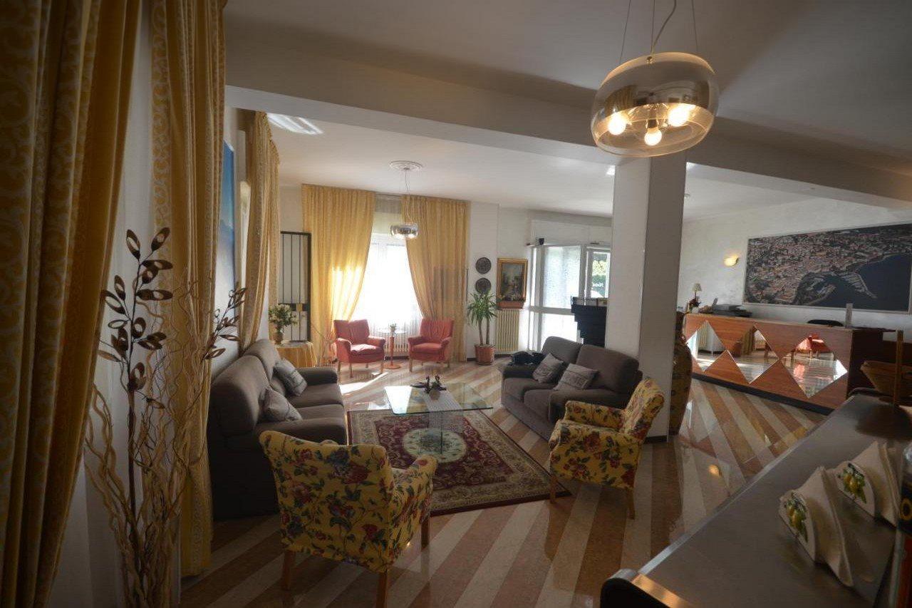 Astoria Hotel 3*