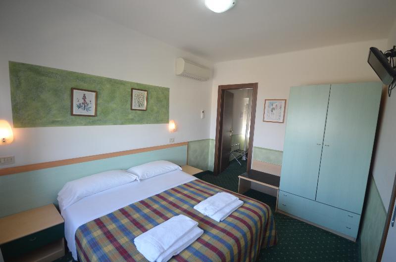 Astoria Hotel 3*